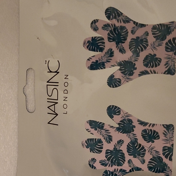 Thirsty Hands Hand Mask - Picture 5 of 9